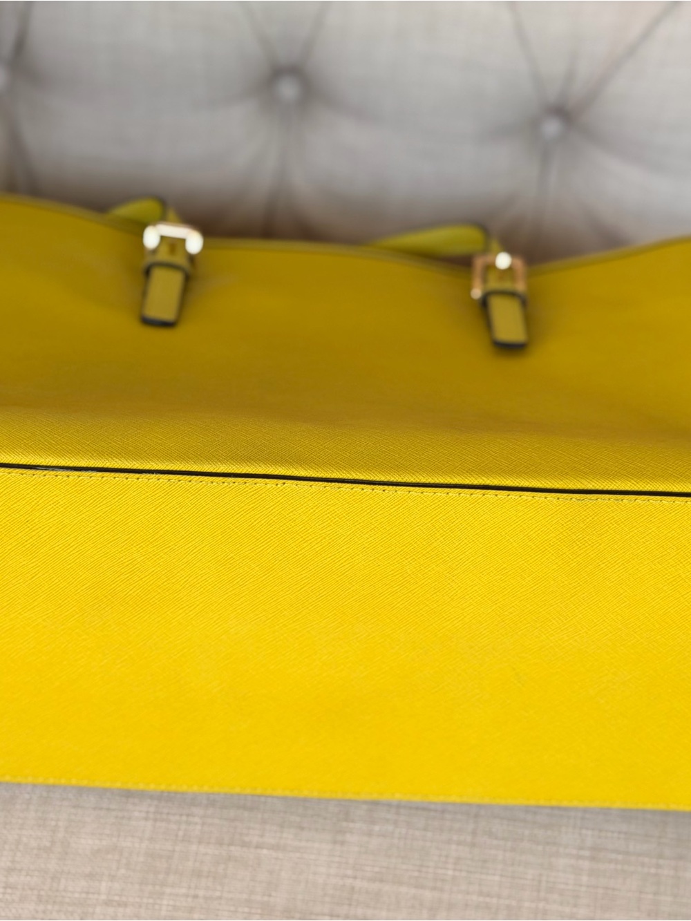 Michael Kors Lime Yellow Tote Bag - Saffiano Leather - Picture 4 of 17
